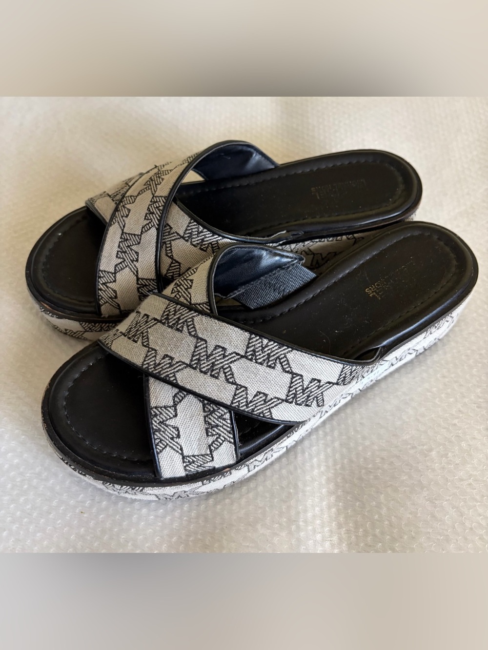 Women’s Brown & Cream Cross-Strap Slide Sandals Sz 7